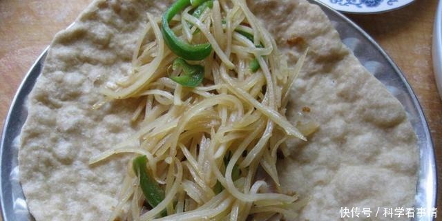 烙油饼,用清水和面是“外行”!做好这3点,柔软筋道,放凉不硬