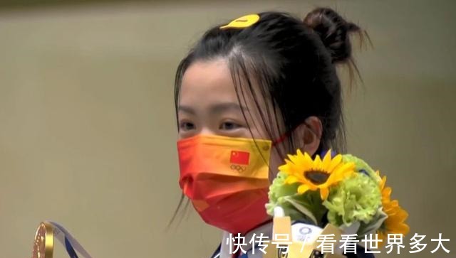 学生时代|奥运首金女孩杨倩火了，素颜穿卫衣好甜美，同框孙杨现最萌身高差！