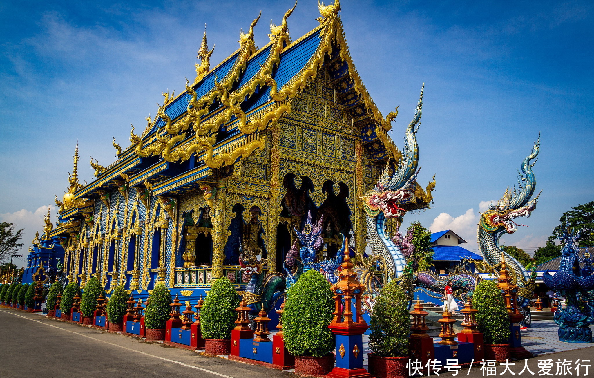 高贵|泰国有三座色彩寺庙，黑庙深沉白庙圣洁，蓝庙高贵低调少有人知