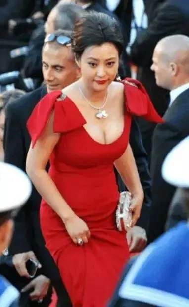 与邓超分手后,她先嫁李光洁,二婚嫁给刘烨,如今41岁又单身了 与邓超分手后,她先嫁李光洁,二婚嫁给刘烨,如今41岁又单身了