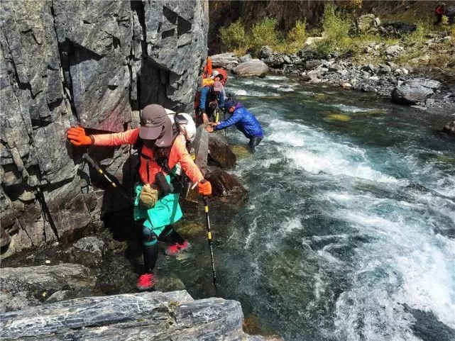 美丽中国-337-：横亘、狼塔