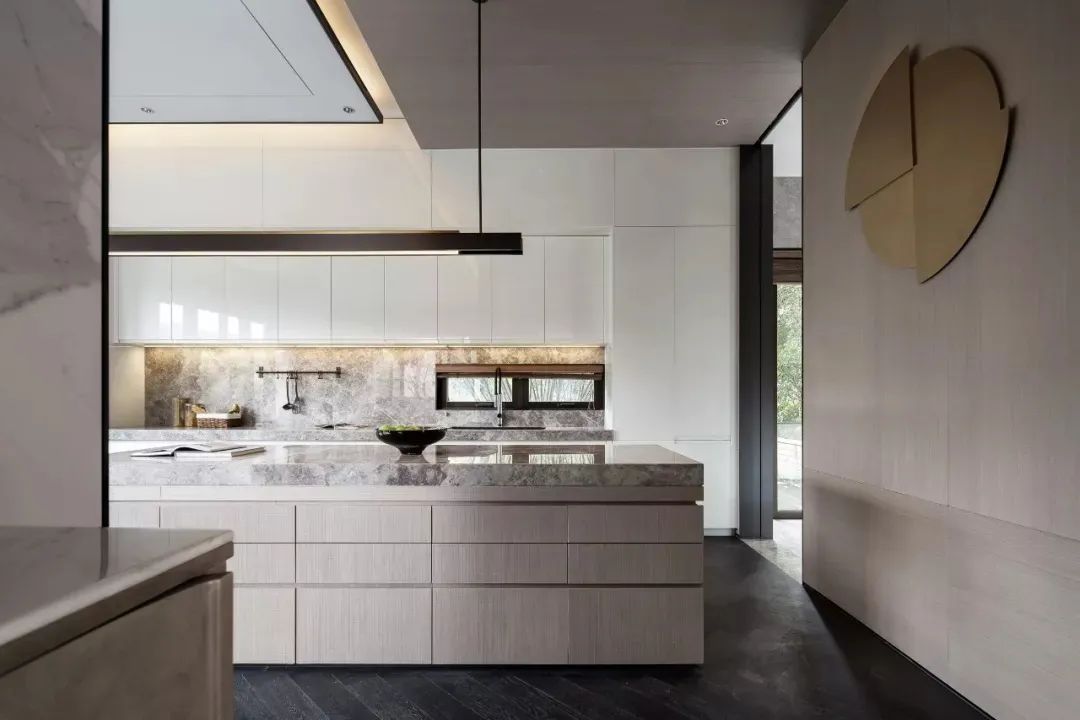 床头柜|510㎡现代别墅,低调舒适的空间,轻奢安静的气质