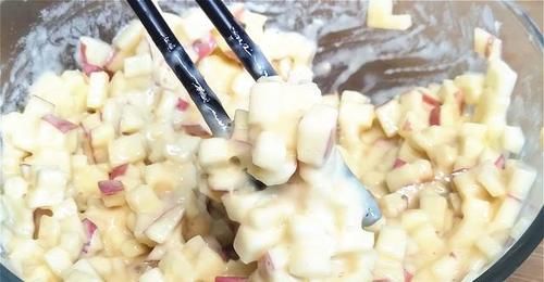 柔软|夏天要多吃苹果，加两个鸡蛋，简单易做，柔软香甜，孩子很爱吃