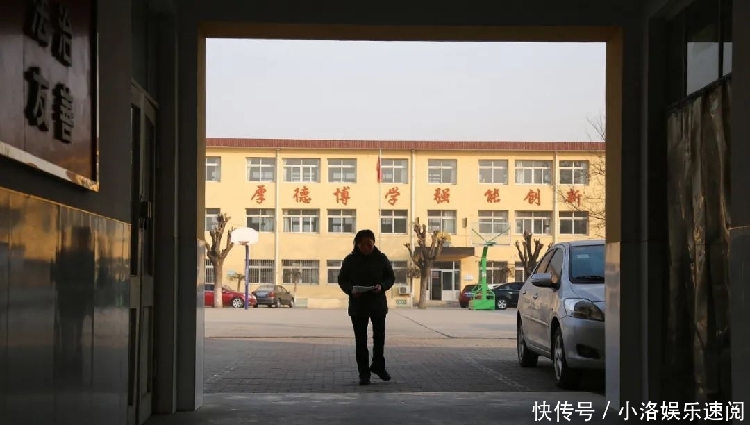 医生|女孩喊肚子疼，爸爸带她检查后崩溃，医生从她肚中取出“怪物”