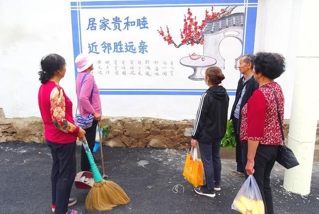 张建军!南华8名画家书法家手绘壁画 助力文明城市创建