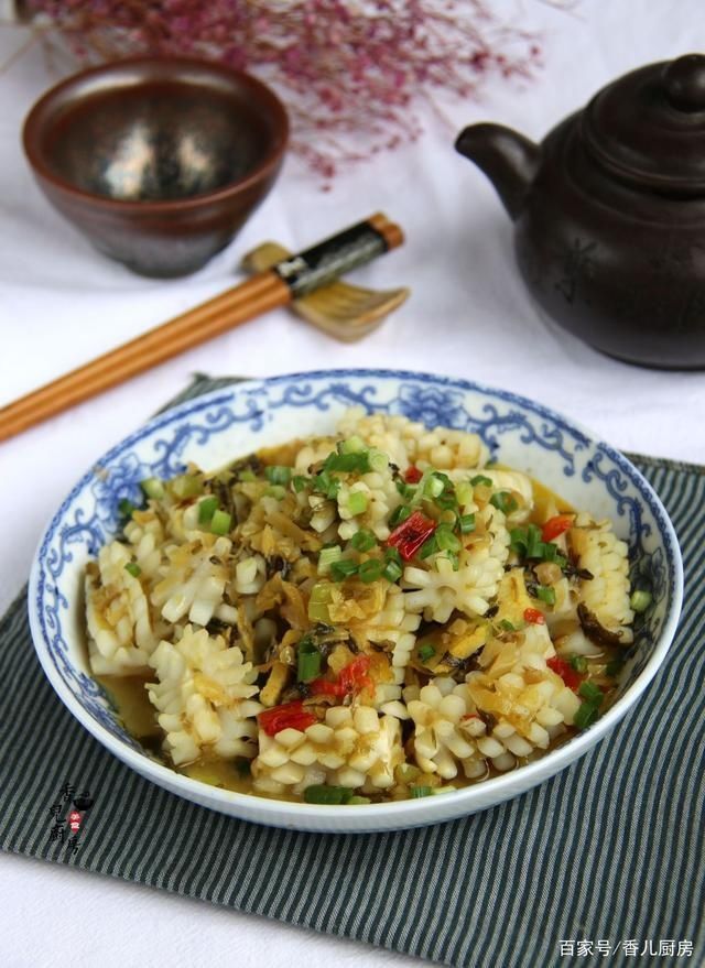 家里|天一热,家里最馋这菜,鲜辣酸爽,肉嫩肥美,开胃下饭