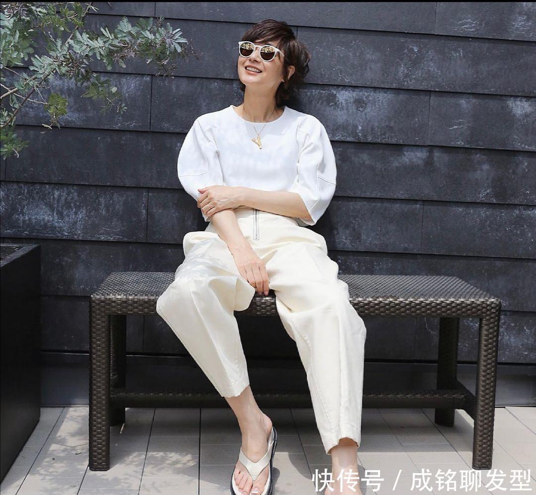 攻略|50岁更要穿得漂亮，学学这位姐姐的穿搭攻略，年过半百也有魅力