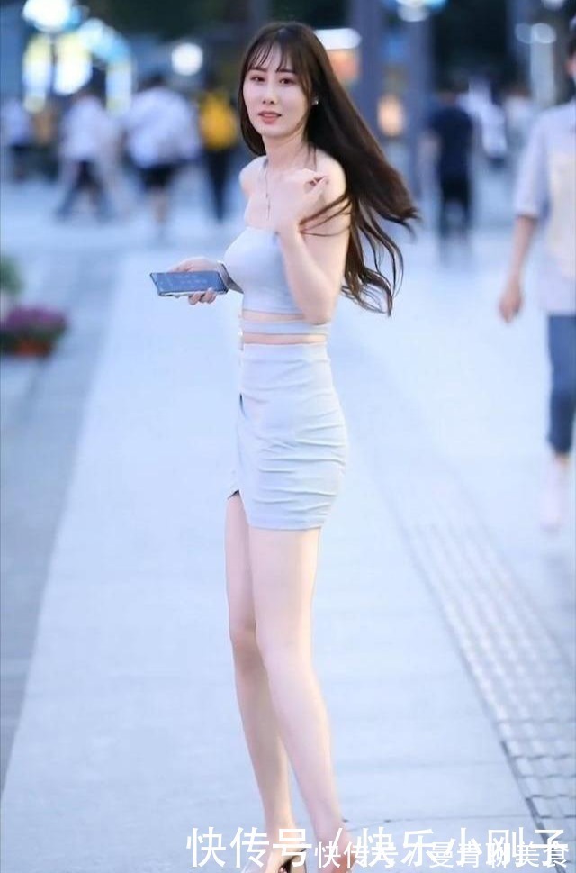 身材 成熟有魅力的姐姐,一件修身绑带套装,身材让人羡慕