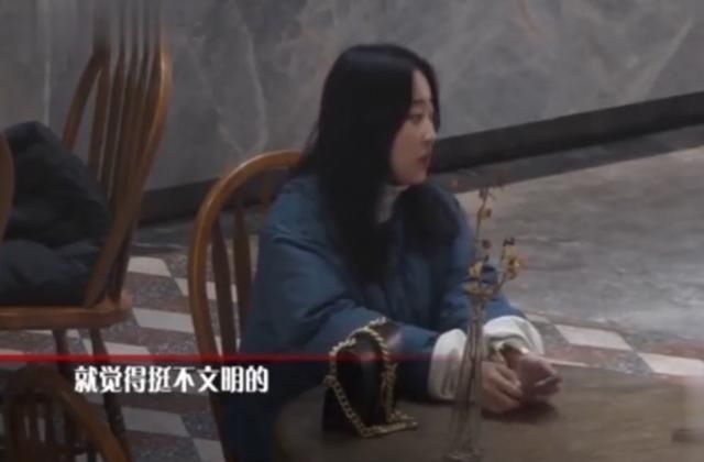 年轻妈妈餐厅哺乳被骂，如何看待公共场合给孩子哺乳的女性？