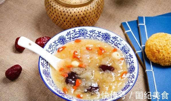 银耳|天热多喝银耳汤,煮银耳汤时,多做这2步,软糯黏稠,出胶快又多