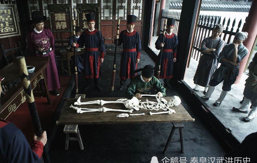 秦桧家族墓挖出半截趾骨,石板炸裂坐实明朝奇案,专家:第一次见