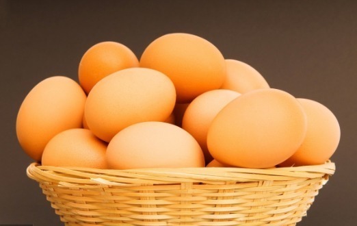 鸡蛋|煮鸡蛋时,别傻傻直接下锅煮,多加1步,鸡蛋香嫩,还易剥壳