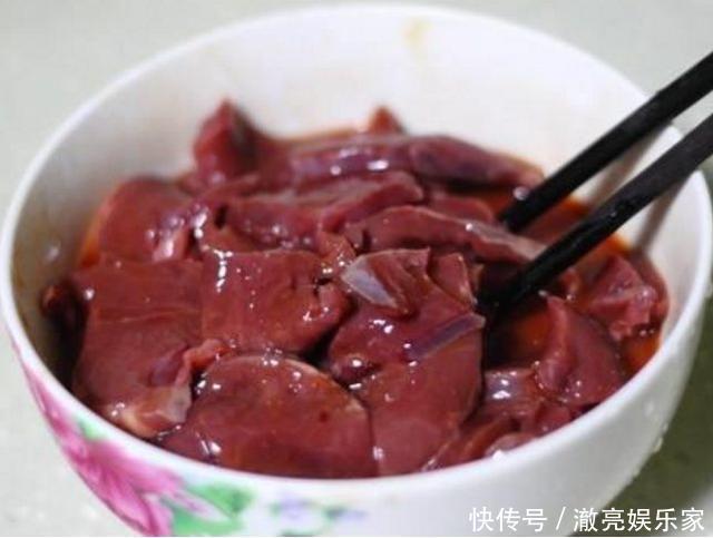 块儿|1头猪只有1块,1块儿不足1斤,肉贩子都舍不得卖,想吃还得攀交情