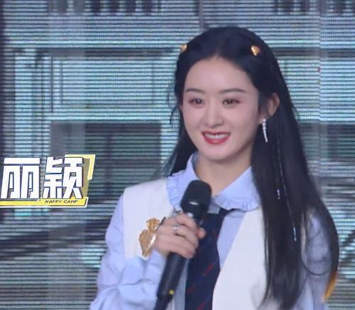 颜料|谢娜回归《快本》超热闹，丁程鑫戳赵丽颖脸蛋，手部细节暴露人品