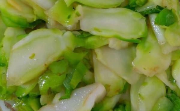 生菜|脂肪最怕遇到此菜,每天吃一盘,清肠刮油又爽口,从此不做大腹婆