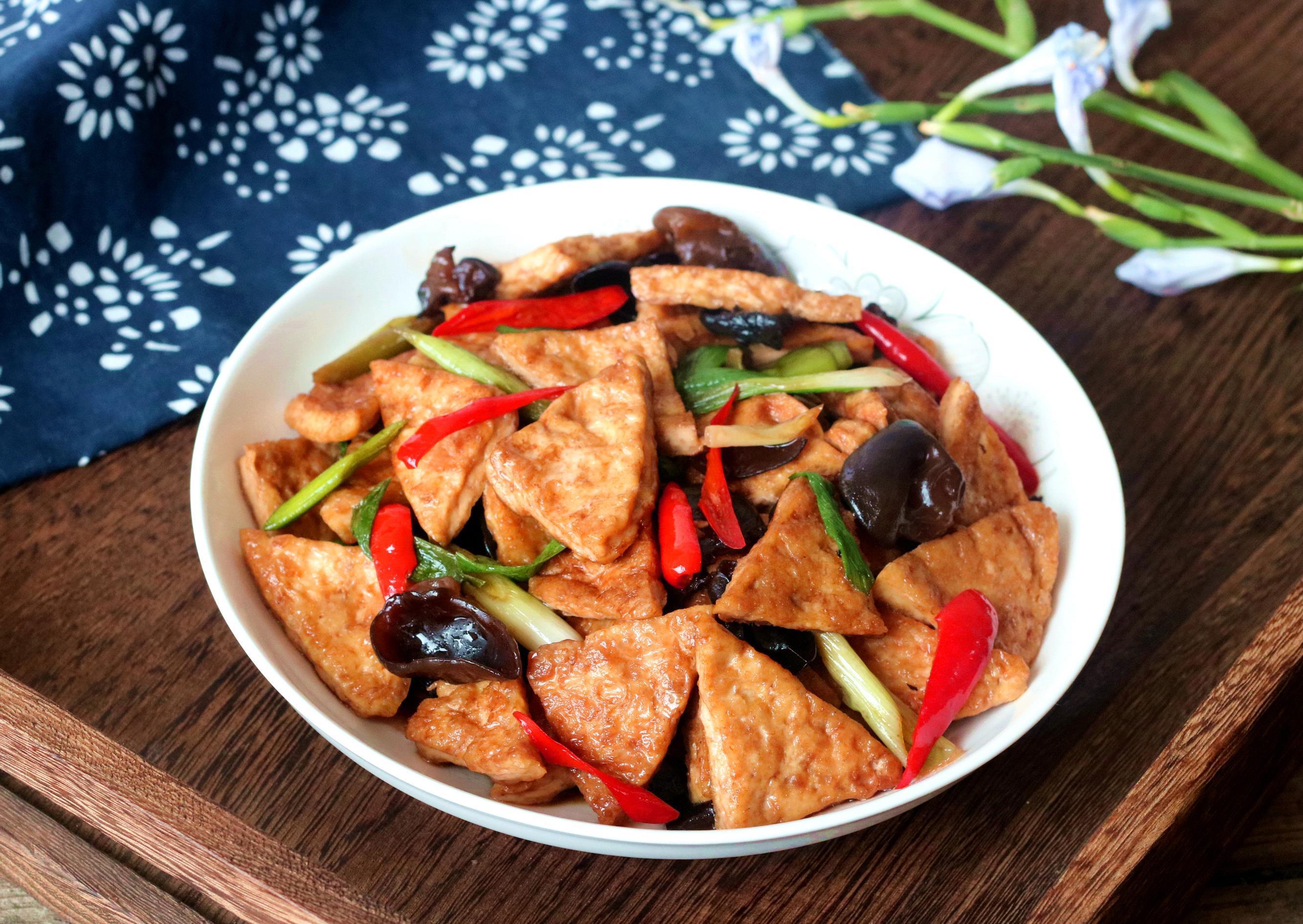 三角豆腐|煎豆腐有技巧,学会一个小动作,豆腐不碎不粘锅,营养又好吃