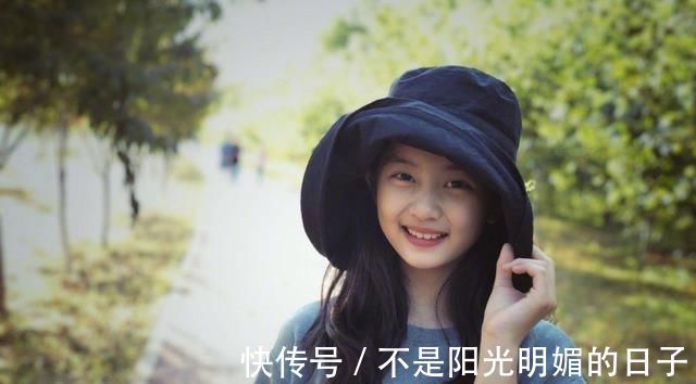 有種逆襲叫曹格女兒,曾被吐槽像蠟筆小新,褪去嬰兒肥后卻很漂亮