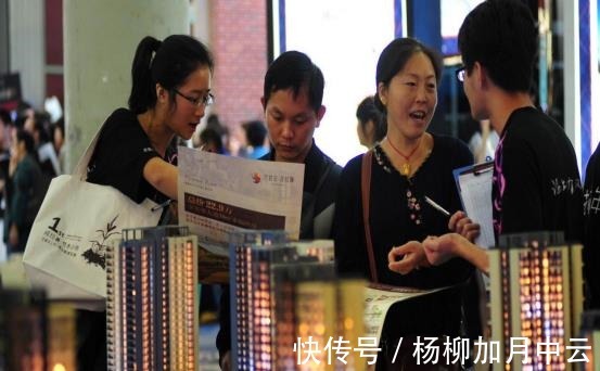 房价上涨|钱被谁赚走了买房人欠银行38万亿,开发商欠银行12万亿