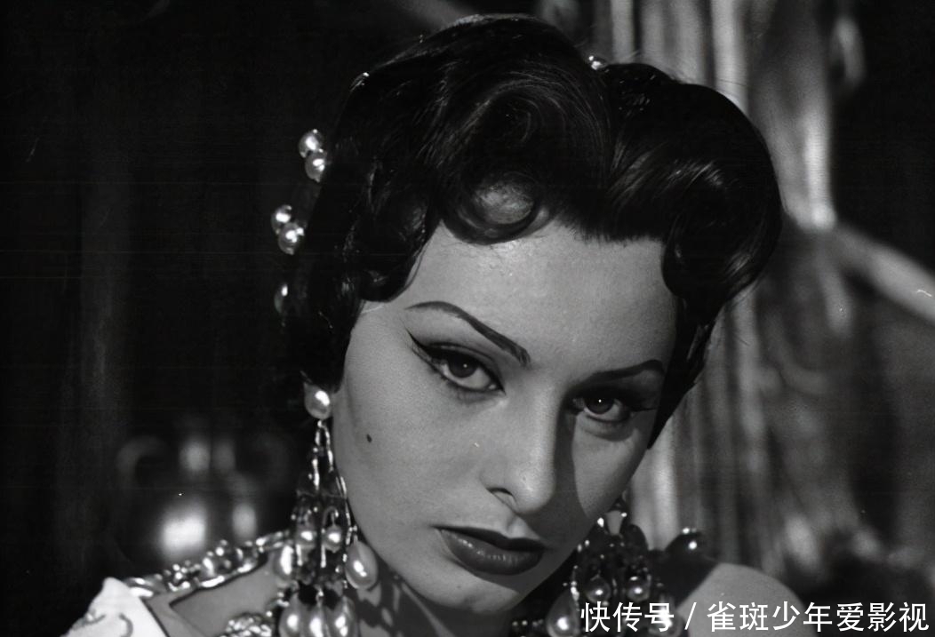 孪生姐妹|她被称为清朝的孪生姐妹，帝国存活了600多年，为何至今仍在扩张