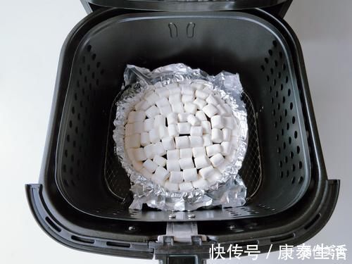 小麦粉|一个巧克力布朗尼蛋糕居然要100块，其实不难，其实自己在家做蛋糕也很简单，真实惠