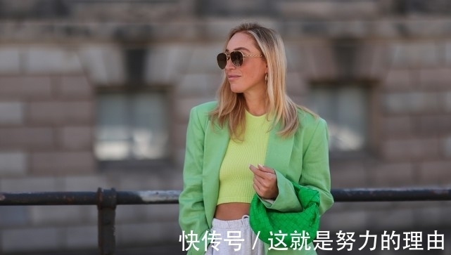 穿搭|五颜六色的的服饰绚烂多彩，2种搭配方式，教你玩转整个夏天
