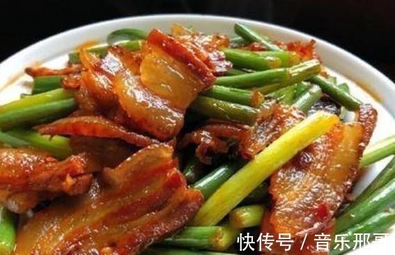 腊肉|吃肉不如多吃这个菜，5元一把，隔几天吃一次，还能给身体杀杀菌