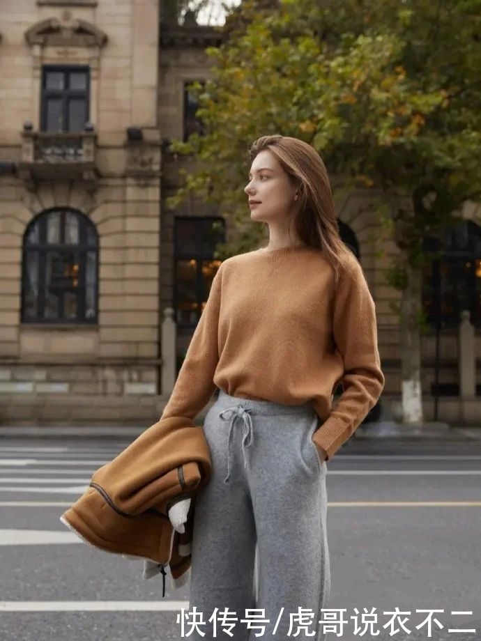 长得美就算了，还是搭配高手，这位俄罗斯美女每套冬装都好优雅