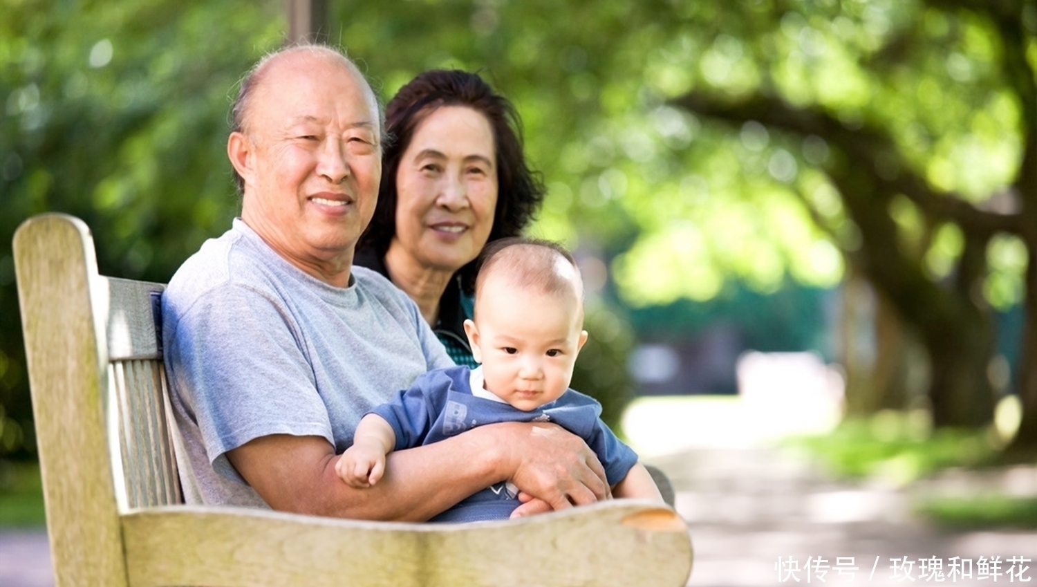奶奶|“最年轻奶奶”带娃逛街火了，皮肤不输宝妈，网友还缺爷爷不