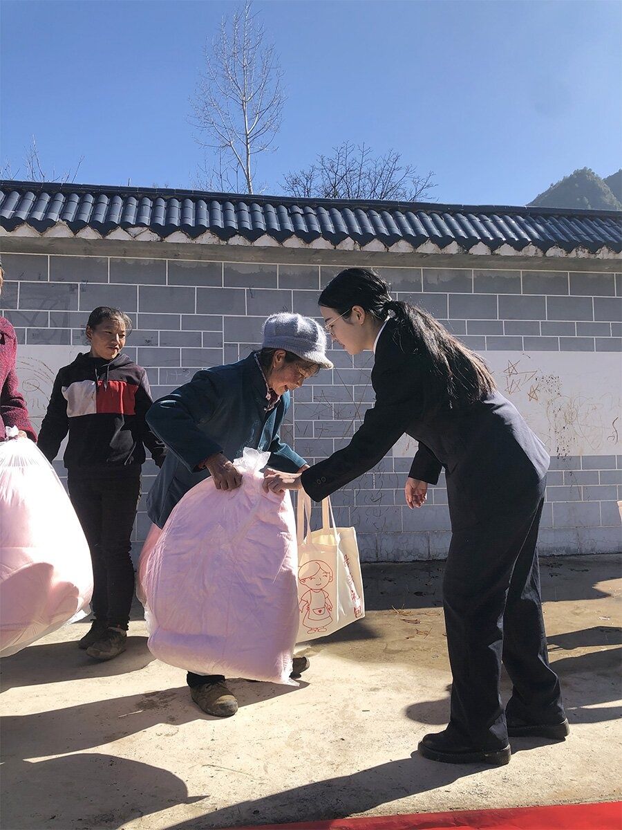 干警|【我为群众办实事】来自鲁甸检察的“爱心礼包”和“健康盒子”已送到！