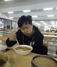 尾巴|收木头回家发现车上有一个尾巴，这是什么哈哈哈哈网友的回复亮了！