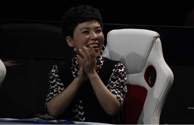 李菊|中国首位女乒大魔王,43岁仍气质出众,如今身居要职生活幸福