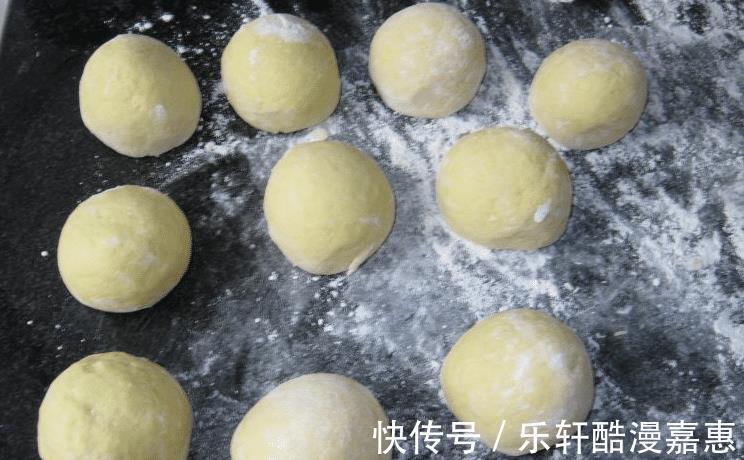 白面|夏天多吃粗粮,这样做玉米面馒头,暄软不硬,比白馒头好吃、刮油