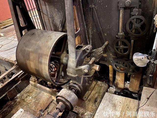 美国酒店发现墙后隐藏的100年前电梯,安装时中国还是清朝