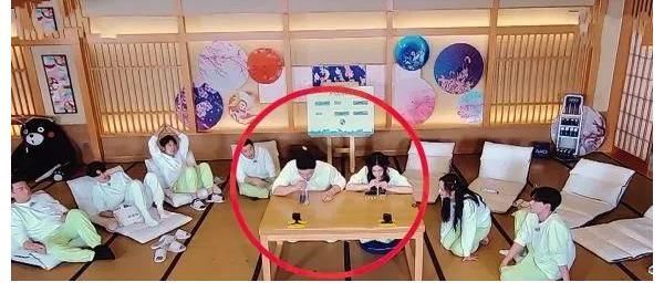 周洁琼|为何杨颖喝可乐时导演拉远镜头？放大十倍看清嘴部，真相一目了然