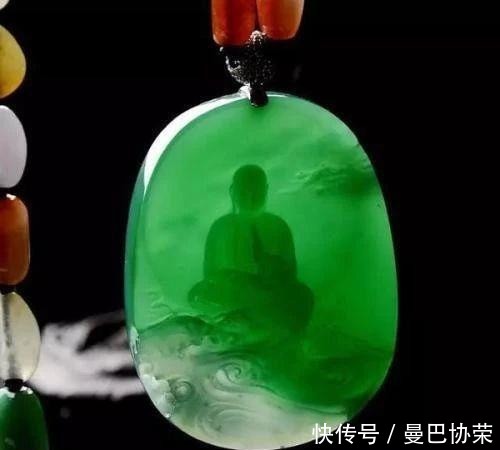 翡翠衬托高贵,品味全在于你~