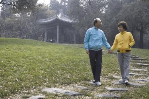 生活质量|吃核桃能降血糖？提示：若想稳定血糖，这2物平时尽量少碰