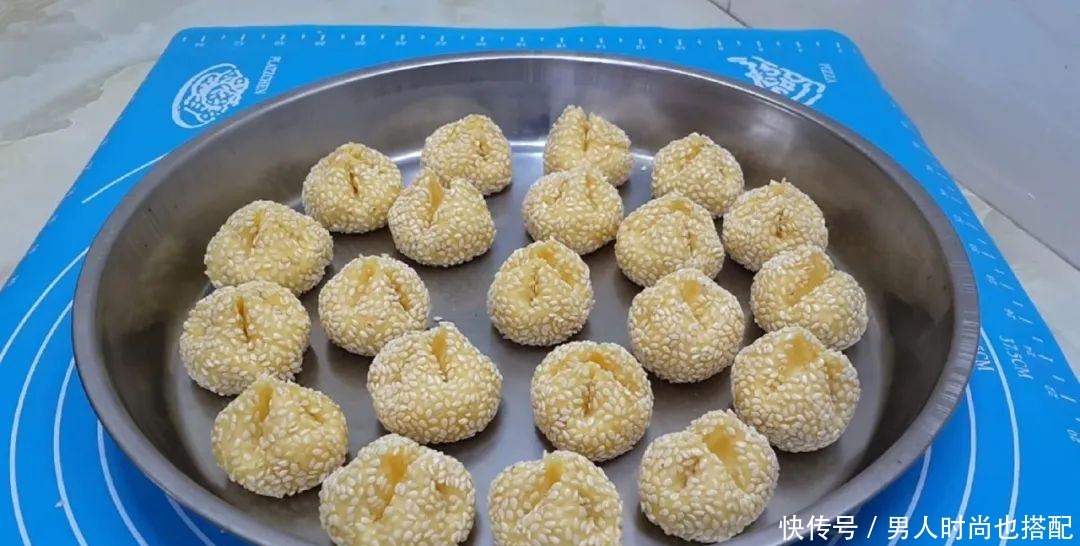 简单|以后红薯就这样做,加半碗面粉,教你做特色小零食,比油条还好吃
