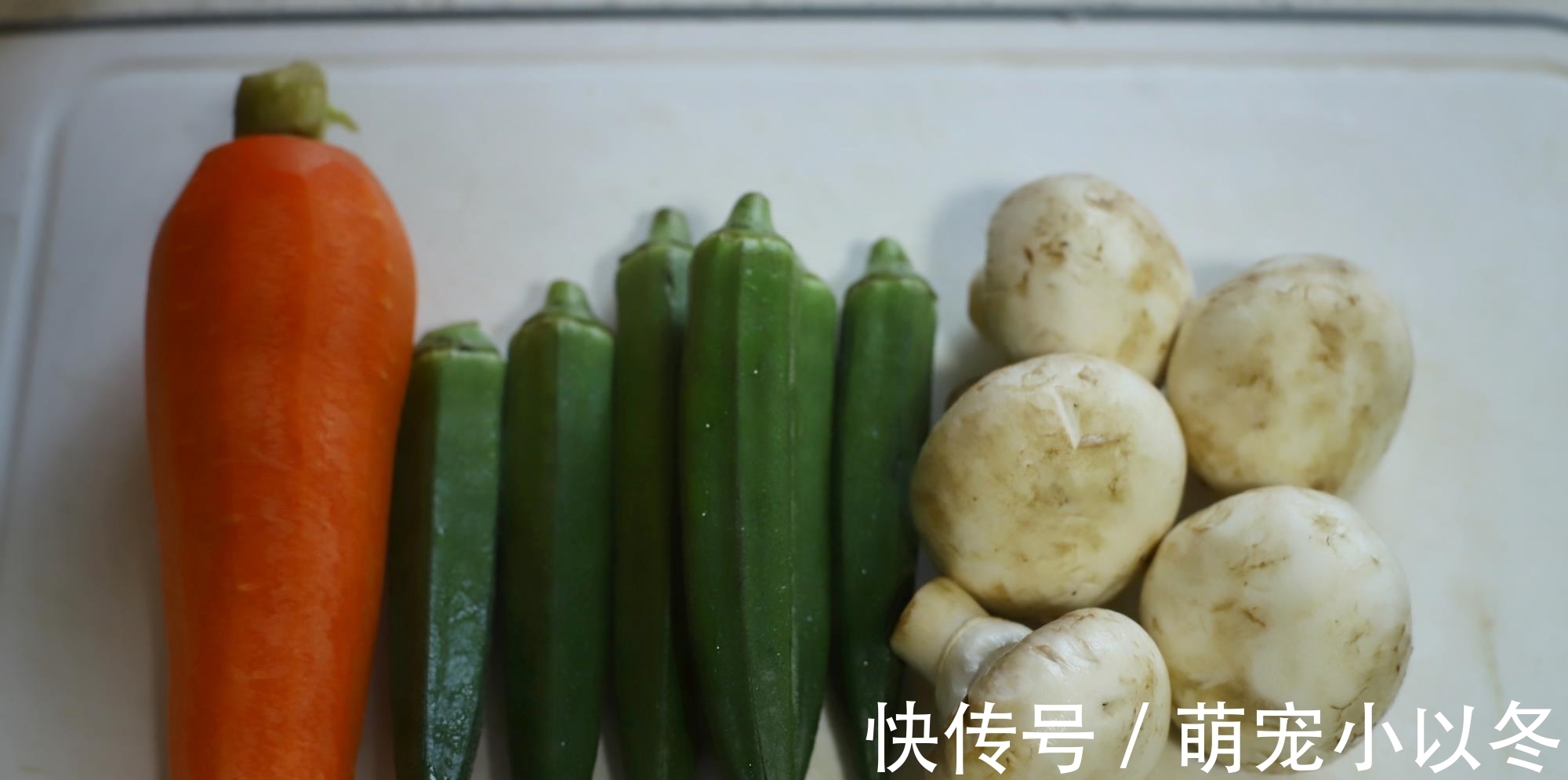 母子2人的早餐，发圈引来无数点赞，网友：简单也可以很有仪式感