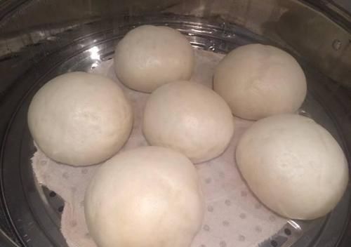 卖馒头的爷爷：做馒头时，把酵母换成“它”，出锅后松软可口