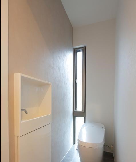 实用|把洗手台埋到墙里,卫生间一下变大了很多,美观又实用,好处多多