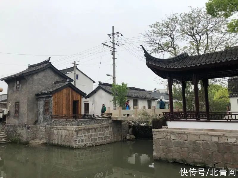 上海这条1400年历史的老街突然火了！吊脚楼+园林+古桥…却不是普通的江南水乡→