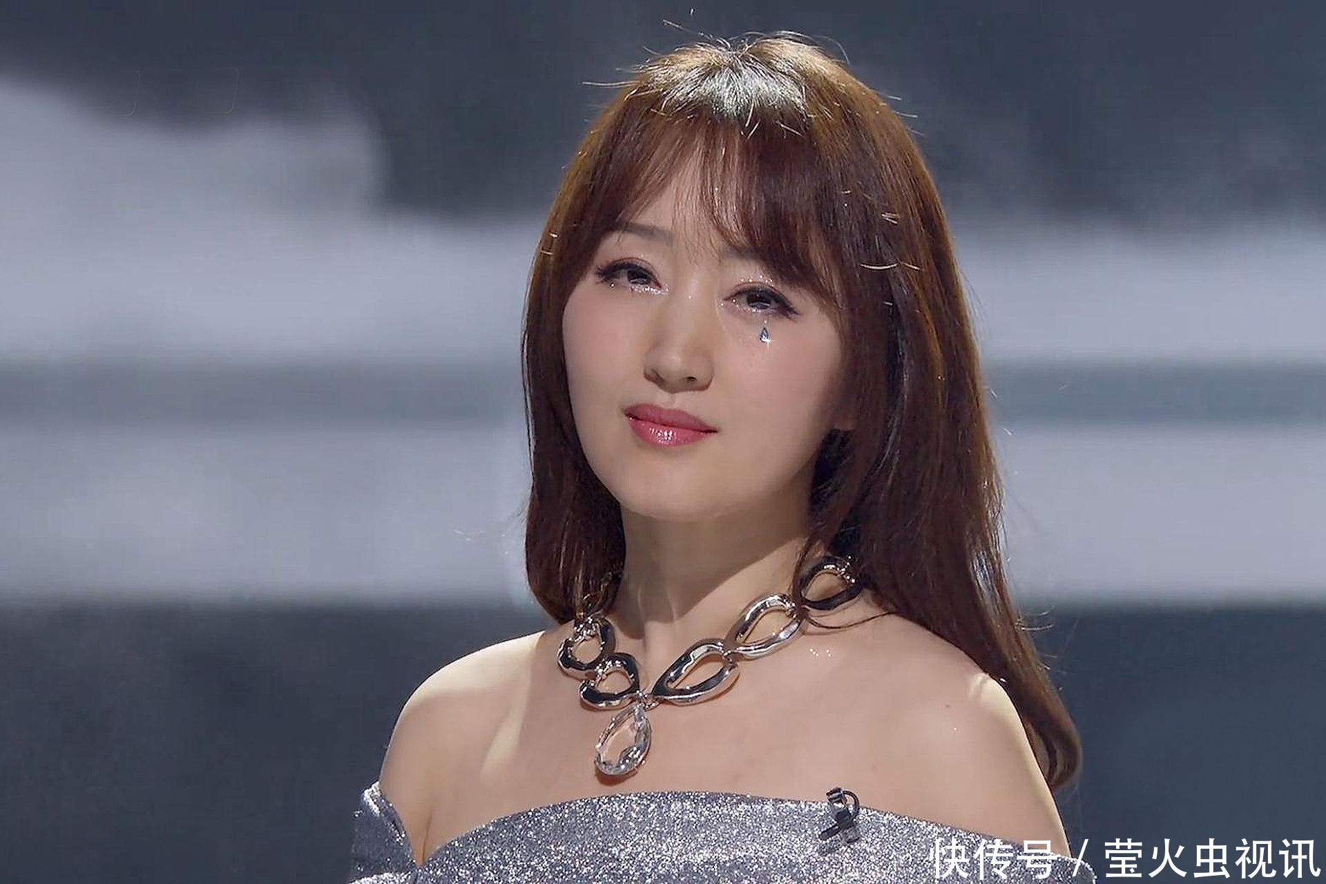 杨钰莹泪光闪闪,杨丞琳现场哽咽,浪姐2周笔畅组《我》感动全场