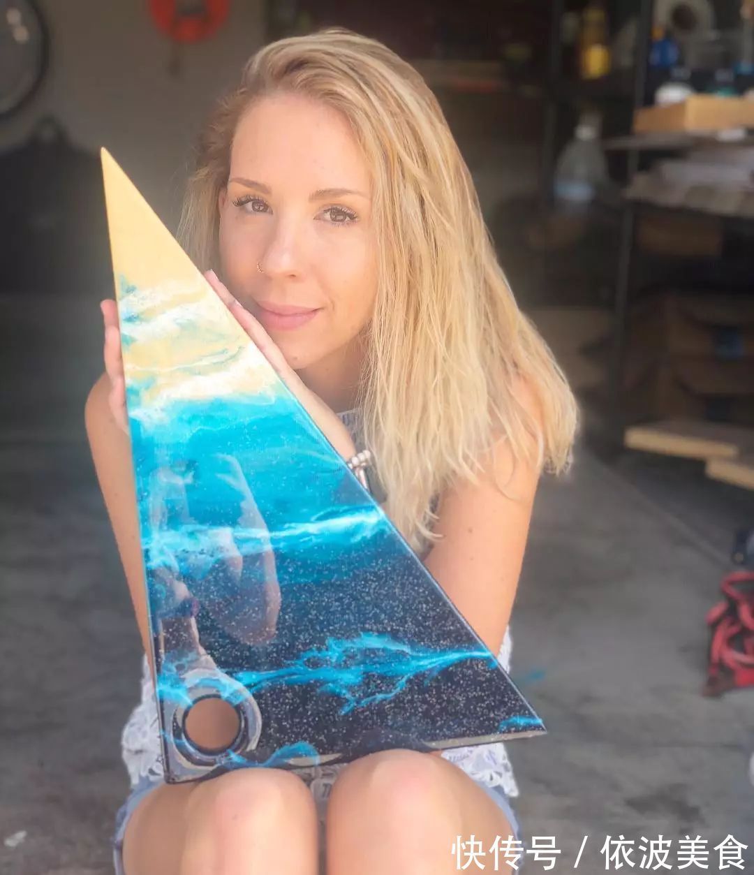 夏威夷&从没学过美术的她,用简单粗暴技法画画,让她成为了百万富豪