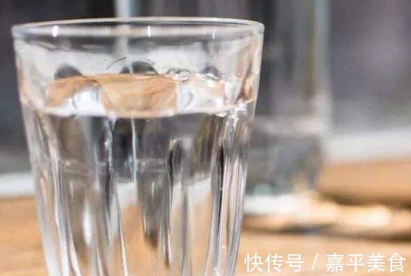 剧烈运动|水是免费的“长寿药”,但这三个时间最好别喝,不然有害身体健康