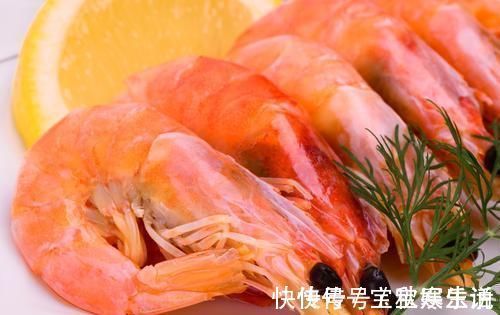 水煮大虾|煮出来的大虾，为什么又老又柴？饭店大厨：用错水了，怪不得难吃