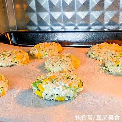 西兰花|这道莲藕饼，汤汁都要舔干净