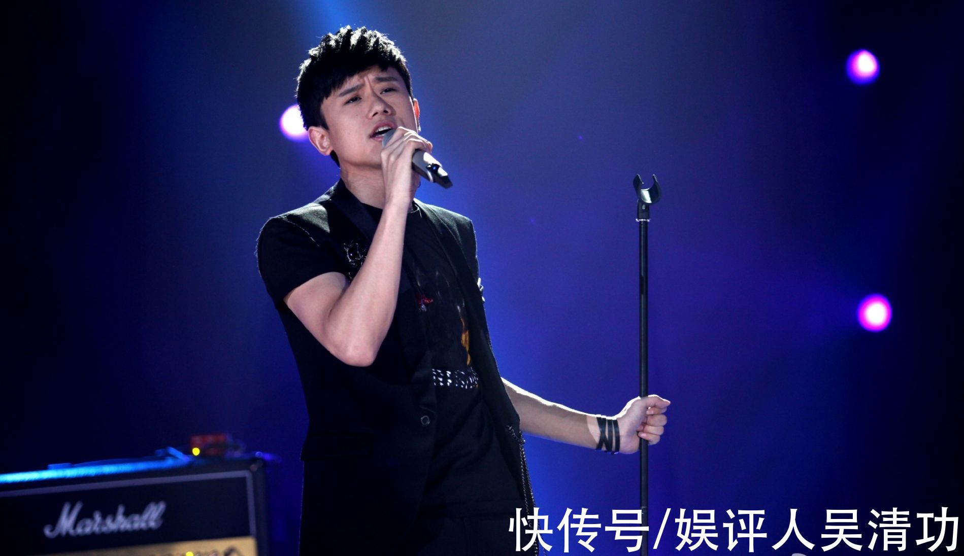 我型我秀|张杰出发录制湖南卫视综艺《时光音乐会》,谭咏麟和李克勤也参加