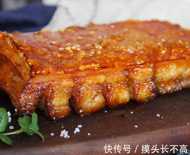脆皮烤肉|脆皮烤肉来啦,它有多脆多香,亲自感受才知道