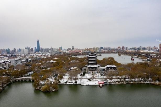 航拍雪后的大明湖，明湖雪景抢先看，这才是济南府该有的样子