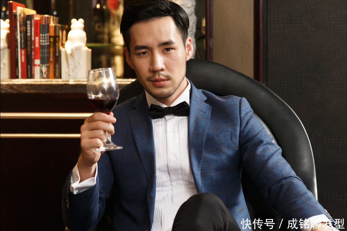 男人|男人“大背头”还是“有刘海”好看,看这三个部位,额头才是重点